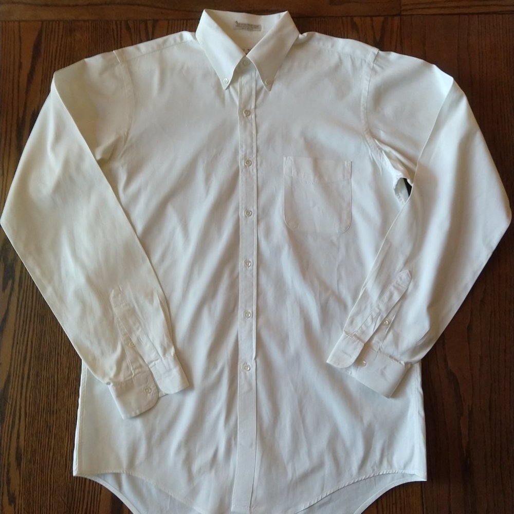 Arnie II white classic button down dress shirt.  Size L